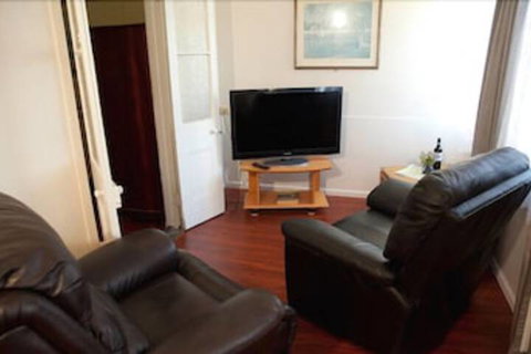 Strand Motel - Accommodation Perth 6