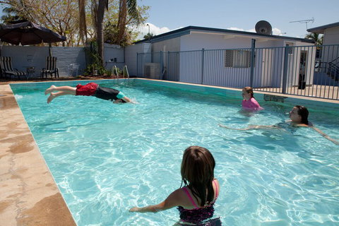 Strand Motel - Accommodation Perth 1