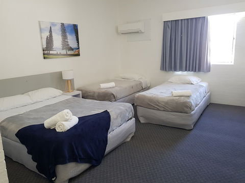 Seabreeze Beach Hotel - Perth Resorts 6