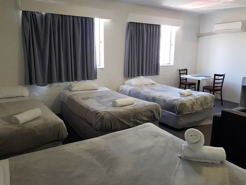 Seabreeze Beach Hotel - Perth Resorts 1