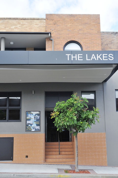 The Lakes Hotel - Accommodation Perth 0