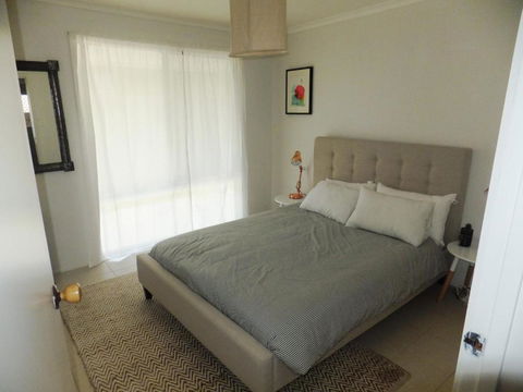 TERRIFIC On TAMARA CRESCENT - Perth Resorts 1