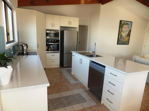 TERRIFIC On TAMARA CRESCENT - Perth Resorts 6