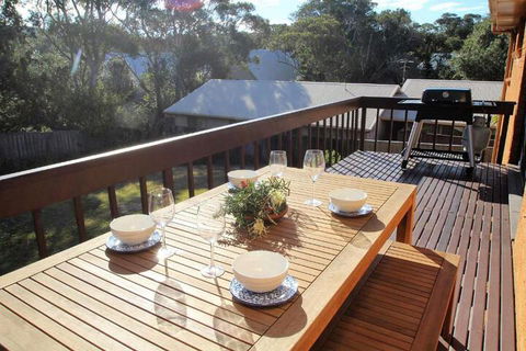 BARRELS At BOOMERANG - Accommodation Perth 7