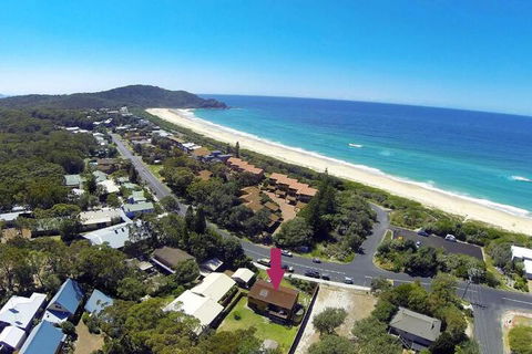 BARRELS At BOOMERANG - Accommodation Perth 4