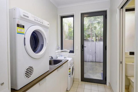 BOOM 5 - Accommodation Perth 2