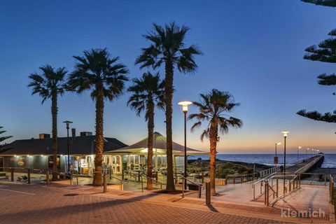 The Beach House At Grange - Accommodation Perth 4