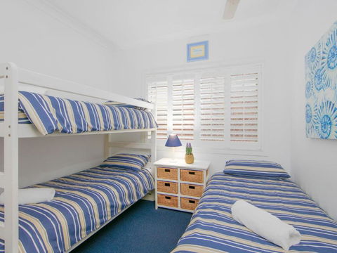 Avalon 1 Overlooking Beautiful Convent Beach - Accommodation Perth 2