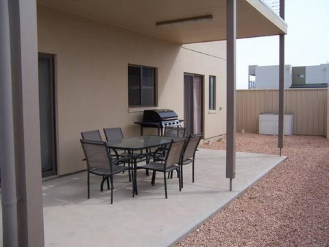 Relax On Par - Accommodation Perth 4