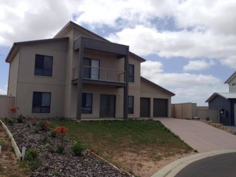 Relax On Par - Accommodation Perth 3