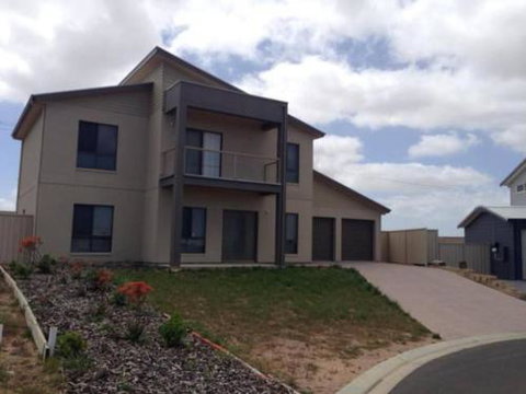 Relax On Par - Accommodation Perth 6