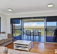 Jinalong 17 Pacific Street Family home great views. - Accommodation Perth