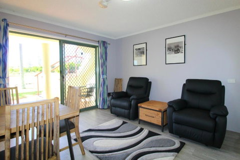 Beachfront 2 25 Willow Street - Accommodation Perth 3
