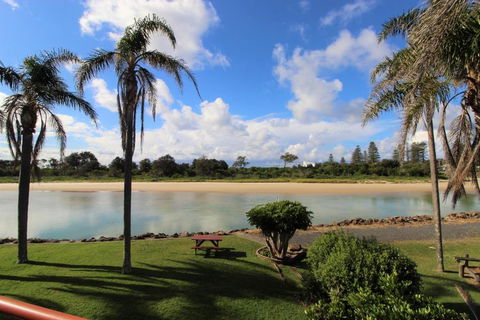 Beachfront 3 25 Willow Street - Perth Resorts 4