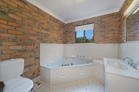 Relax At Lighthouse 4 Lighthouse Road - Accommodation Perth 6