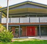 Red Door Beach House Marcoola Beach PET FRIENDLY FOXTEL WIFI 500 BOND Linen Supplied - Accommodation Perth