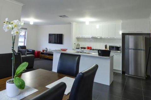 Beischer Apt B - Accommodation Perth 6