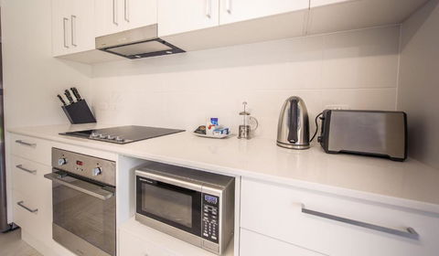 Escape At Nobbys Executive Townhouse 1 74 Pacific Drive - Accommodation Perth 6