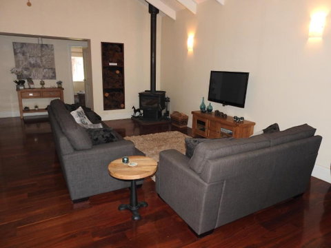 Quiet Escapes Cottages - Accommodation Perth 2