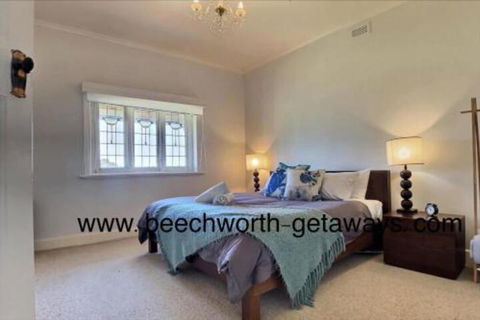 Cherry Blossom Cottage Beechworth Getaways - Perth Resorts 3