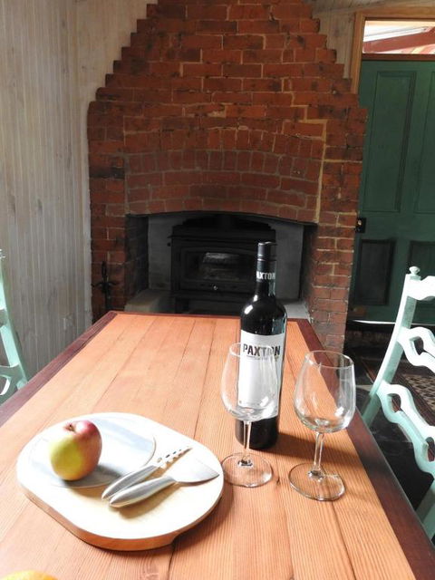 Cooks Cottage - Perth Resorts 4