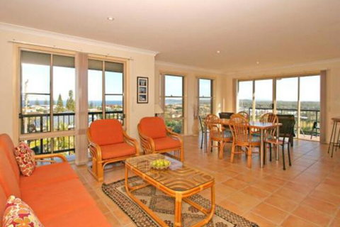 Phoenix Terrace Townhouse Yamba - Accommodation Perth 6
