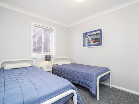 Beachcomer Unit 1 The Entrance NSW - Accommodation Perth 1