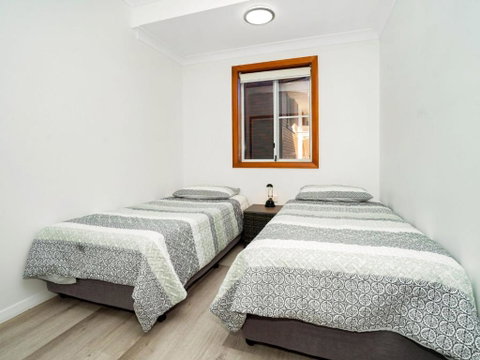 Beachcomer Unit 2 The Entrance NSW - Accommodation Perth 2
