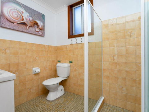 Beachcomer Unit 2 The Entrance NSW - Accommodation Perth 3