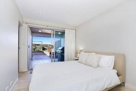 Perfect Beach Front Duplex The Entrance North - Accommodation Perth 2