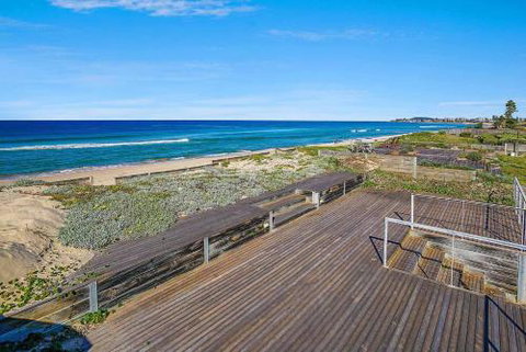 Perfect Beach Front Duplex The Entrance North - Accommodation Perth 5