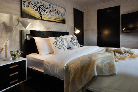 Cedar & Stone - Accommodation Perth 2