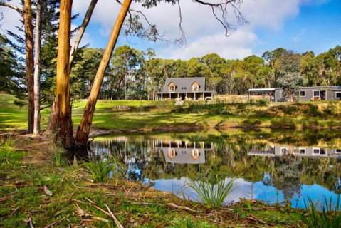 Cedar & Stone - Accommodation Perth 5