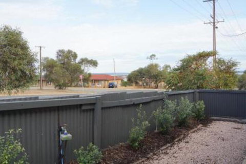 Lincoln Breeze - Accommodation Perth 2