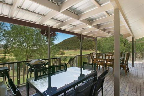 Rosamund House In Broke 4br House In Walking Distance To Cellar Doors - Accommodation Perth 0