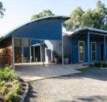 Corrugated Cottage - Perth Resorts