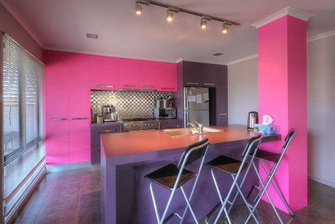 Birdland - Accommodation Perth 2