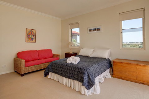 Fleetwood - Accommodation Perth 3