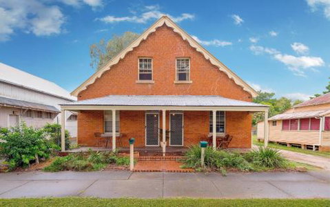 Eliza 1875 Red Brick Duplex Townhouse - Accommodation Perth 4