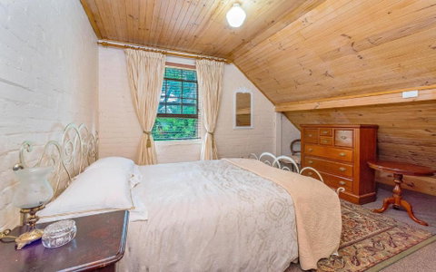 Eliza 1875 Red Brick Duplex Townhouse - Accommodation Perth 2