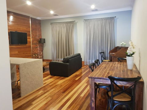 Sublime Spa Apartments - Perth Resorts 5