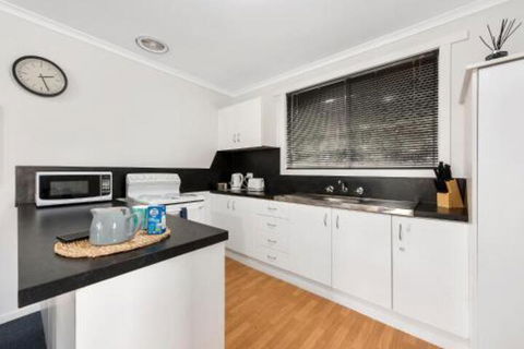 Elkie Villa 2 Bedroom Unit Burnie - Perth Resorts 4