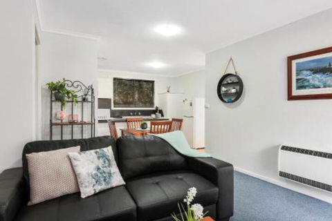 Elkie Villa 2 Bedroom Unit Burnie - Perth Resorts 6