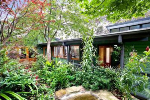 The Black Cockatoo Secret Garden Mountains Home - Accommodation Perth 0