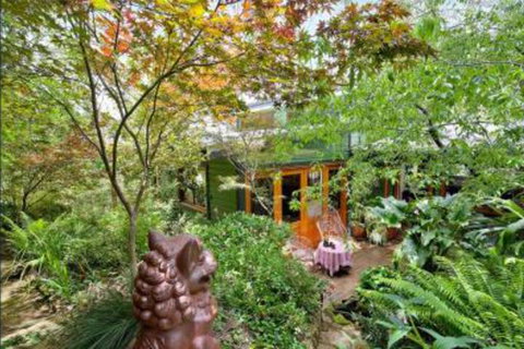 The Black Cockatoo Secret Garden Mountains Home - Accommodation Perth 5
