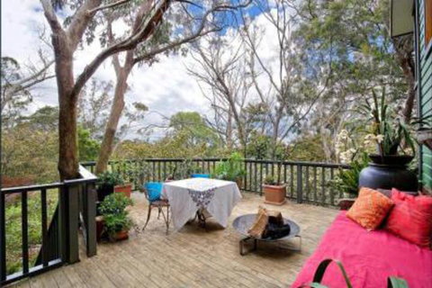 The Black Cockatoo Secret Garden Mountains Home - Accommodation Perth 3