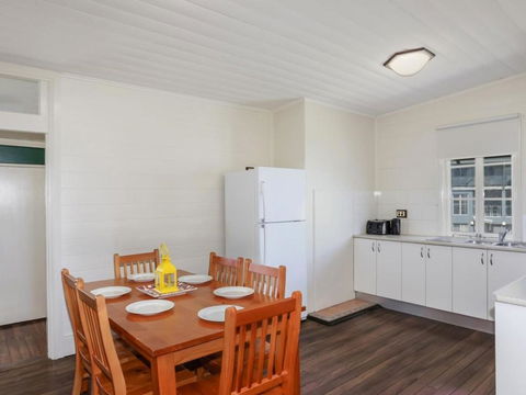 Yamba Pilot Cottage 2 Pets Welcome Close To Beach - Accommodation Perth 4