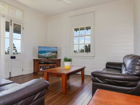 Yamba Pilot Cottage 2 Pets Welcome Close To Beach - Accommodation Perth 3