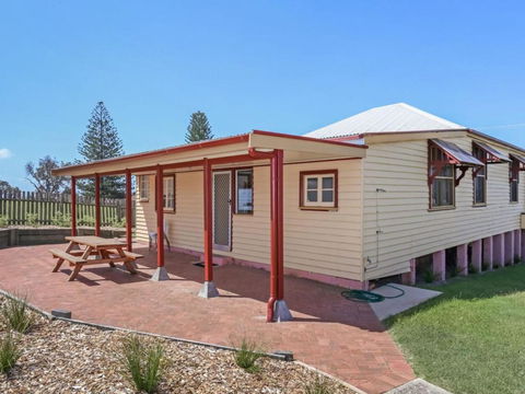 Yamba Pilot Cottage 1 Pets Welcome Close To Beach - Accommodation Perth 4