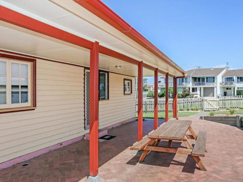 Yamba Pilot Cottage 1 Pets Welcome Close To Beach - Accommodation Perth 6